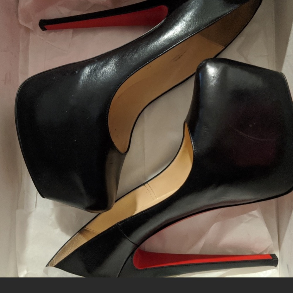 ❤️🔥Pre-Loved Christian Louboutin Daffodil❤️🔥
